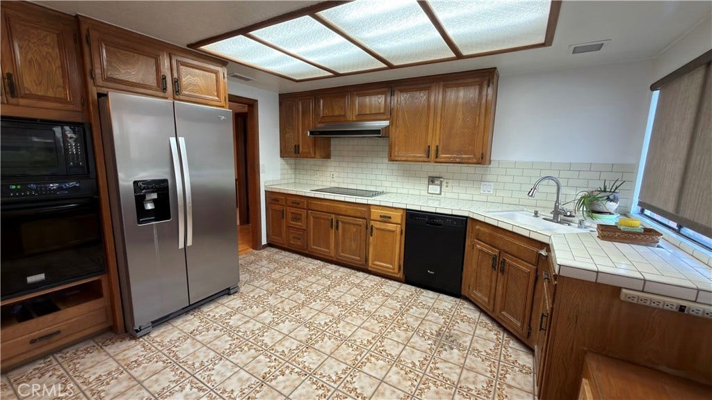 6358 Riviera Circle, Long Beach, CA 90815 Kitchen