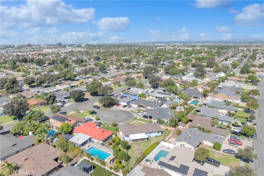 1622 E Morava, Anaheim, CA 92805 1622 E Morava, Anaheim, CA 92805