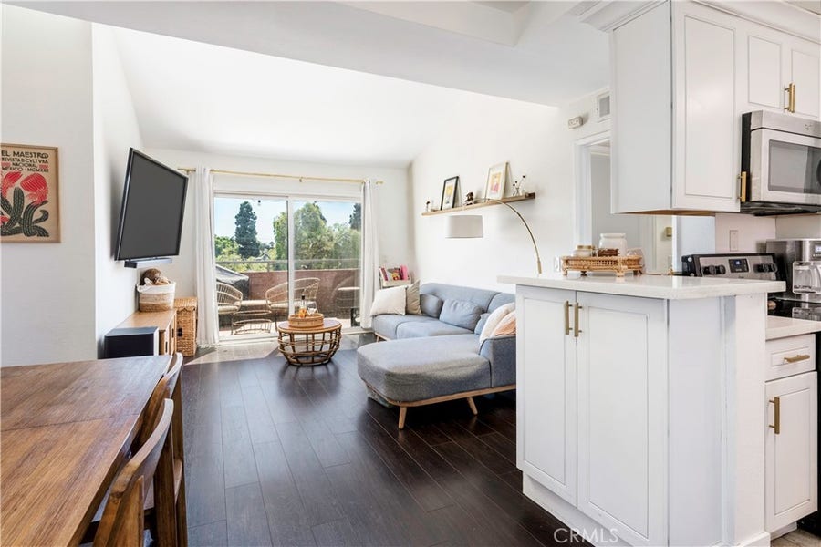 Property photo for 2507 E 15th, #301, Long Beach, CA