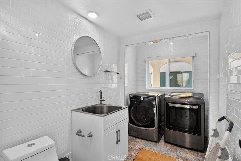 5451 Lockhaven Drive, Buena Park, CA 90621 Half bath and laundry room