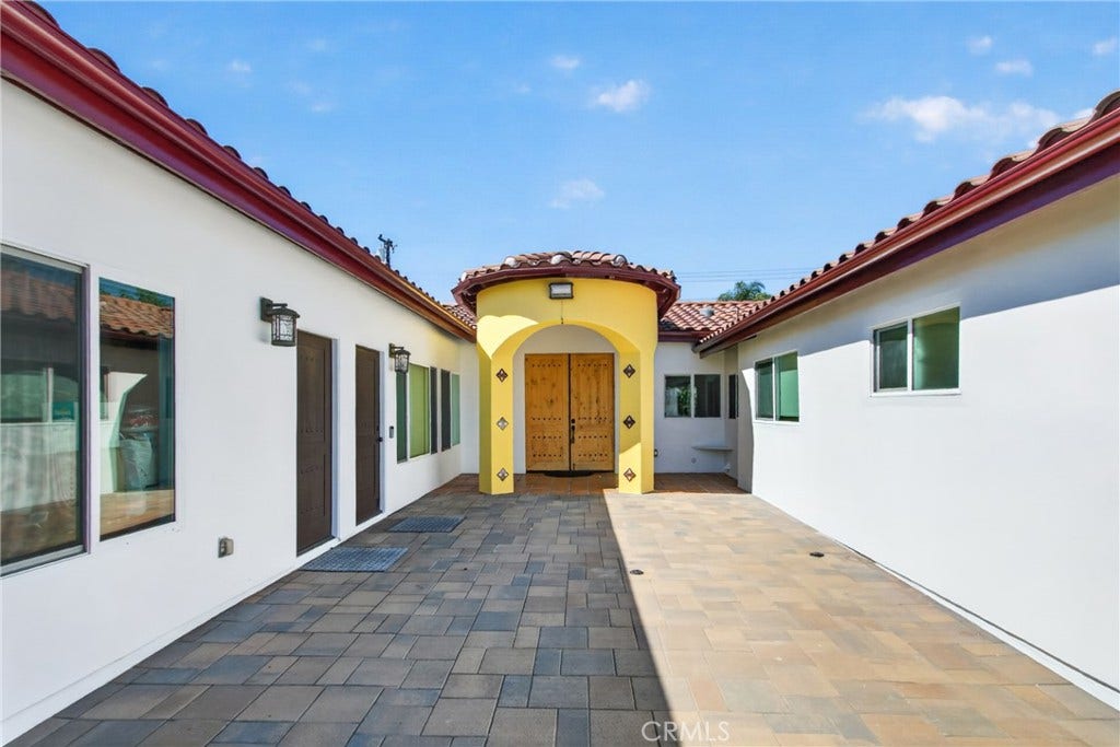 5451 Lockhaven Drive, Buena Park, CA 90621 Grand entryway