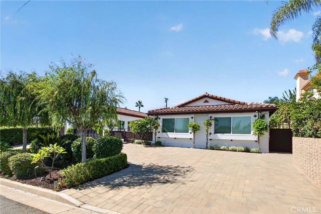 5451 Lockhaven Drive, Buena Park, CA 90621 Circular brick driveway