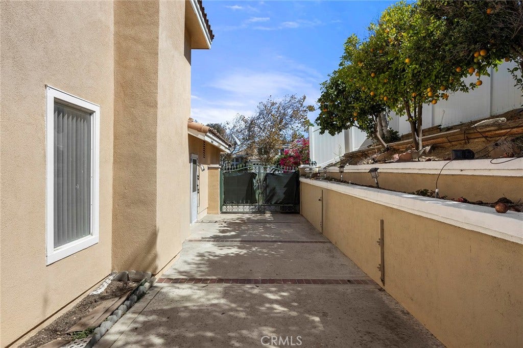 1500 San Ponte, Corona, CA 92882 1500 San Ponte, Corona, CA 92882