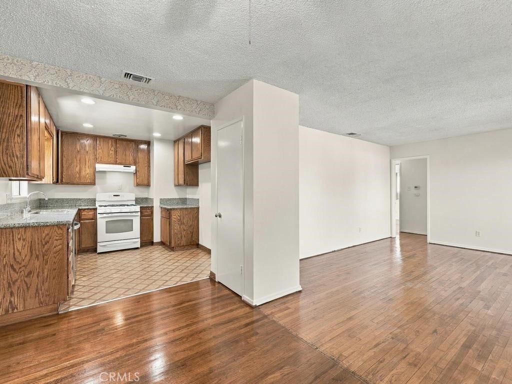 5536 Panama Drive, Buena Park, CA 90620 5536 Panama Drive, Buena Park, CA 90620