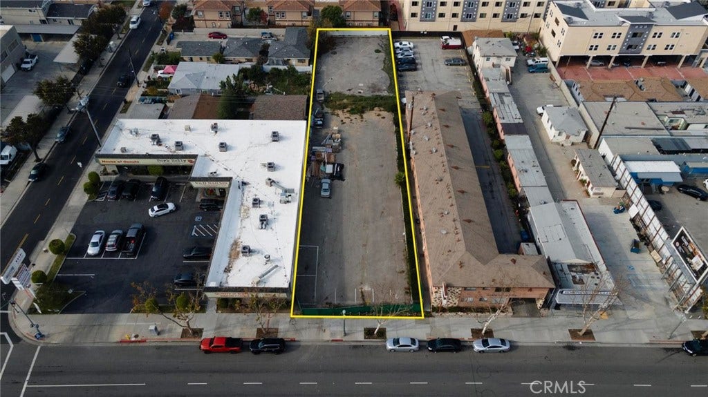 15329 Hawthorne Boulevard, Lawndale, CA 90260