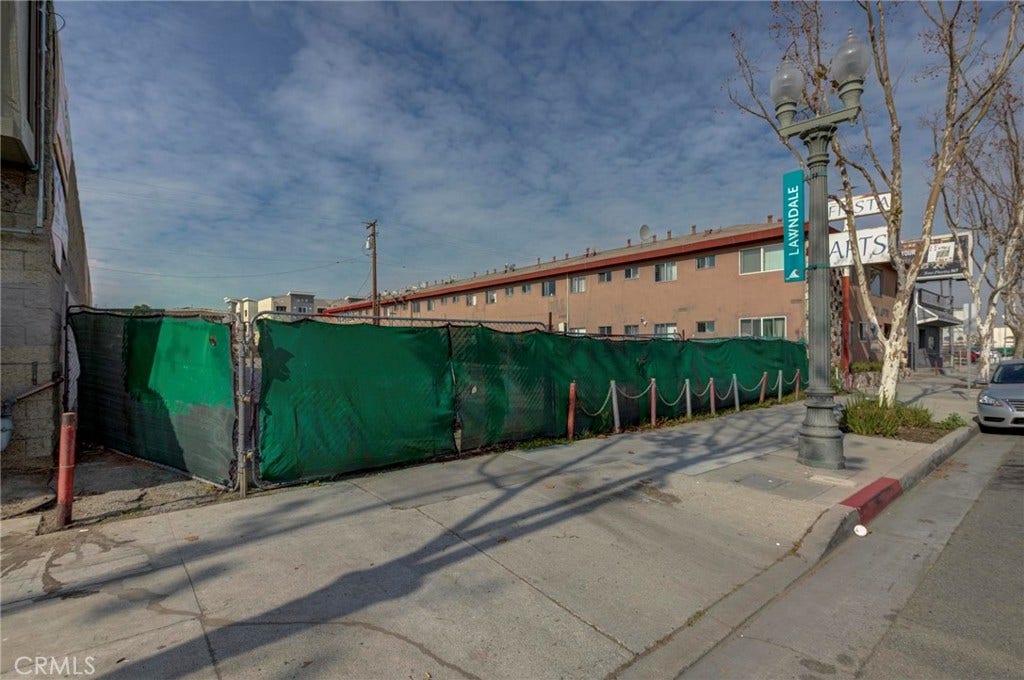 15329 Hawthorne Boulevard, Lawndale, CA 90260