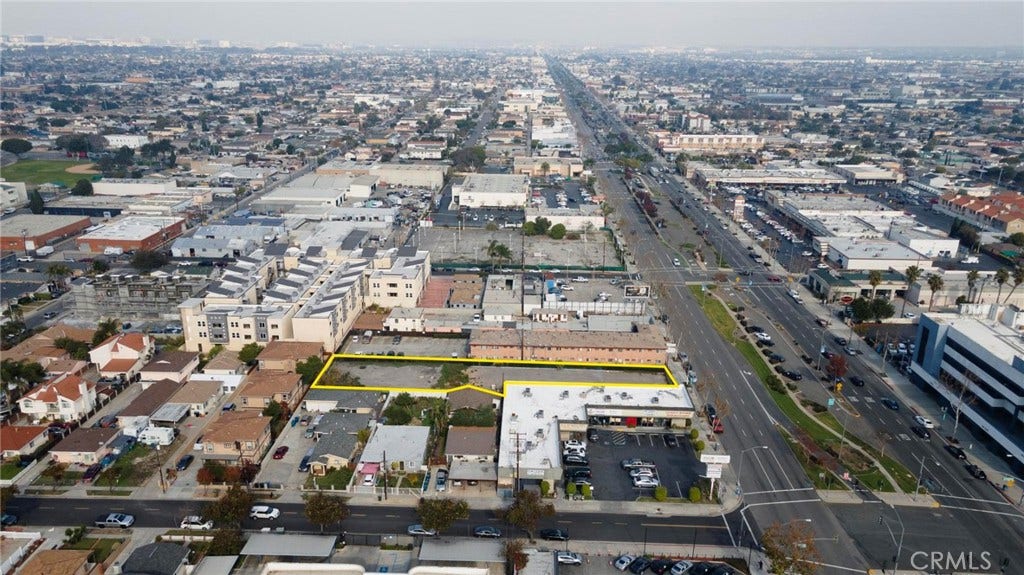 15329 Hawthorne Boulevard, Lawndale, CA 90260