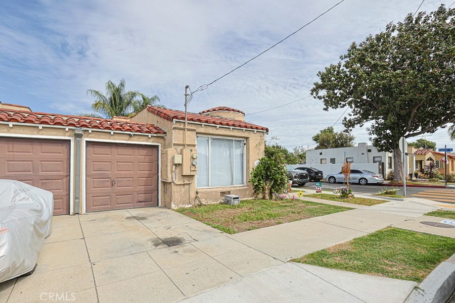 Property photo for 103 W 51st, Long Beach, CA