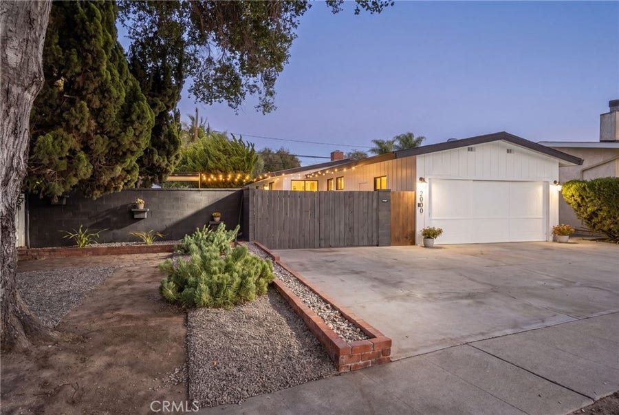 Property photo for 2000 Iroquois, Long Beach, CA