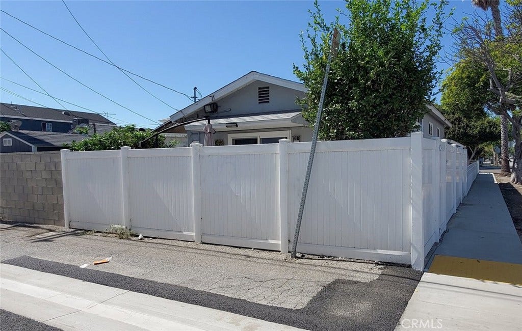 14900 Burin Avenue, Lawndale, CA 90260 14900 Burin Avenue, Lawndale, CA 90260