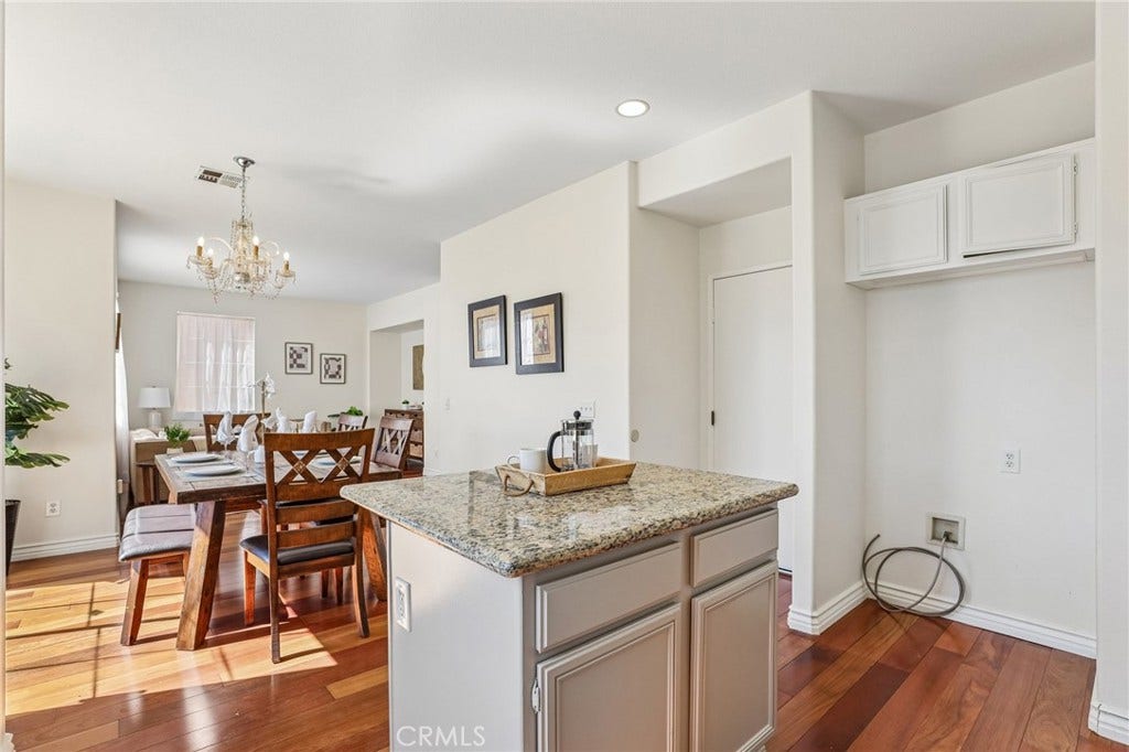 7210 Paseo Del Rio, Commerce, CA 90040