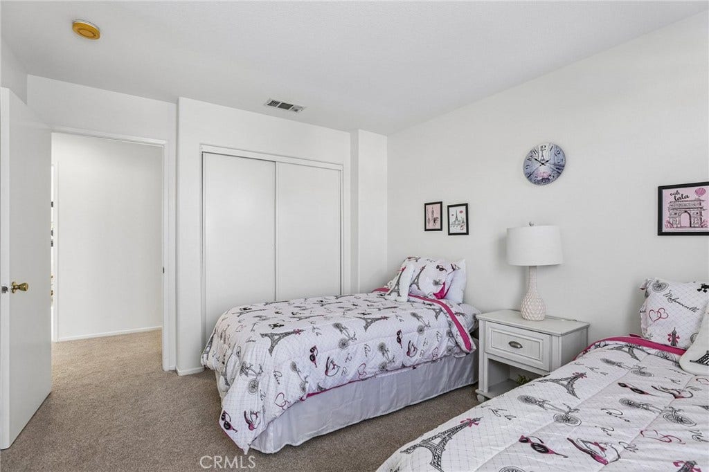 7210 Paseo Del Rio, Commerce, CA 90040