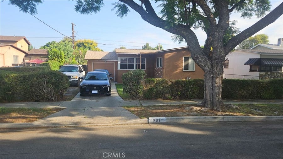 Property photo for 901 E 102nd, Los Angeles, CA