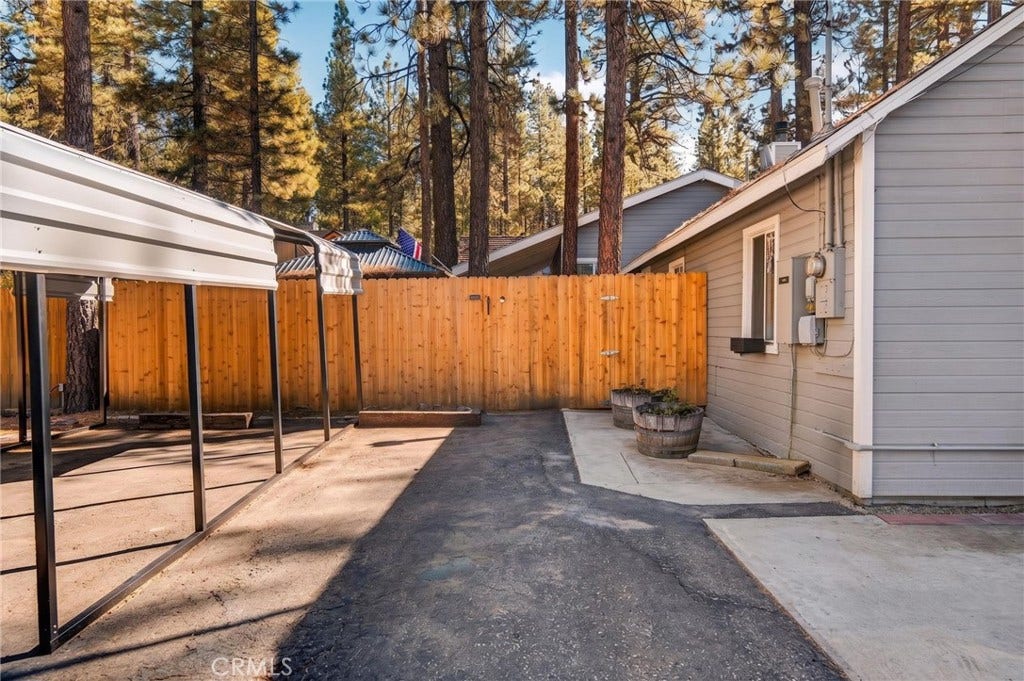 518 W Aeroplane, Big Bear City, CA 92314 518 W Aeroplane, Big Bear City, CA 92314