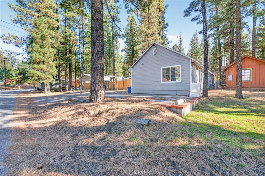 518 W Aeroplane, Big Bear City, CA 92314 518 W Aeroplane, Big Bear City, CA 92314