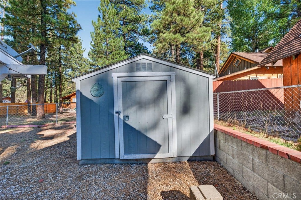 518 W Aeroplane, Big Bear City, CA 92314 518 W Aeroplane, Big Bear City, CA 92314