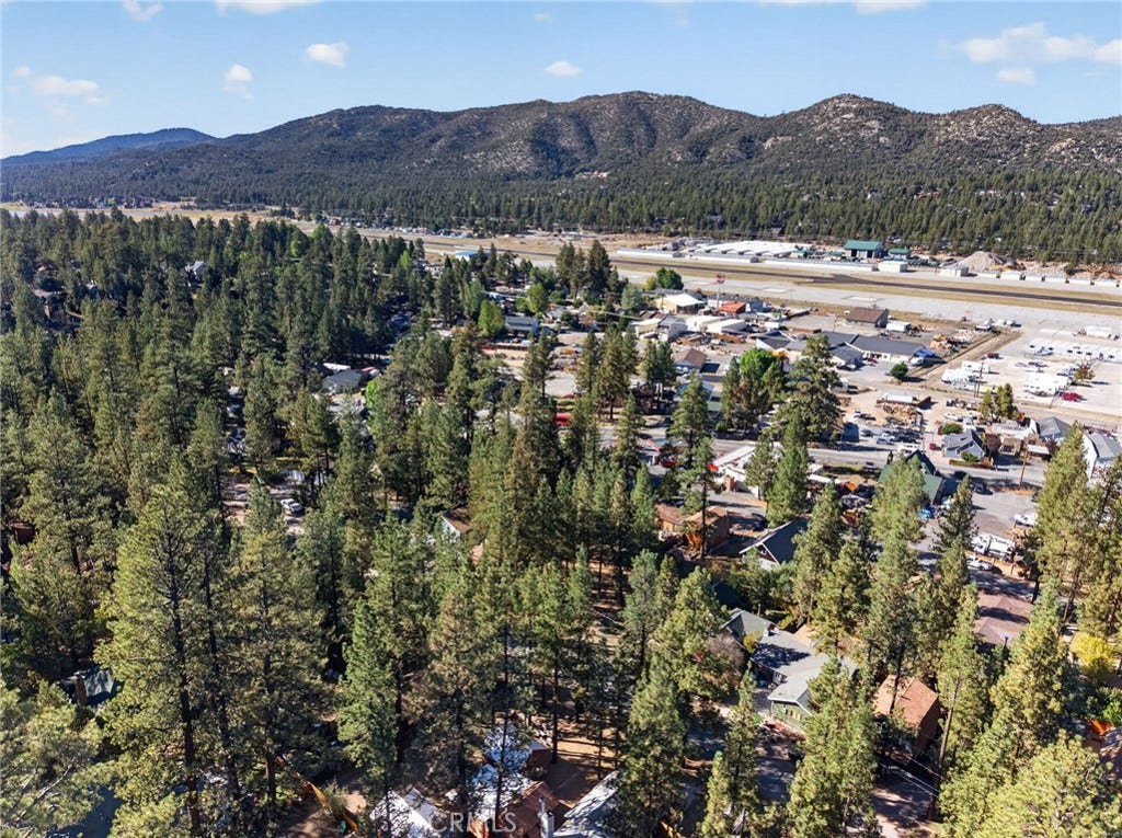 518 W Aeroplane, Big Bear City, CA 92314 518 W Aeroplane, Big Bear City, CA 92314