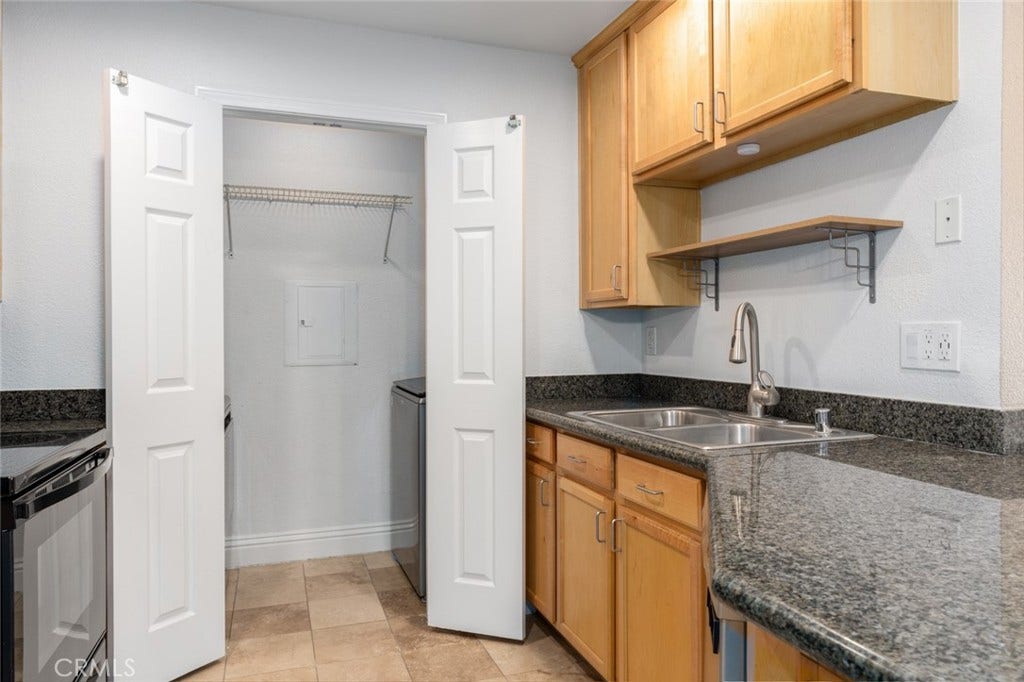2380 Del Mar Way, #302, Corona, CA 92882 2380 Del Mar Way, #302, Corona, CA 92882