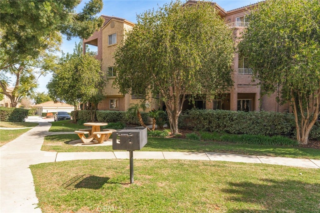 2380 Del Mar Way, #302, Corona, CA 92882 2380 Del Mar Way, #302, Corona, CA 92882