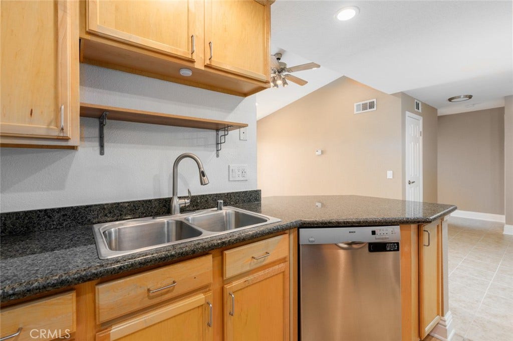 2380 Del Mar Way, #302, Corona, CA 92882 2380 Del Mar Way, #302, Corona, CA 92882
