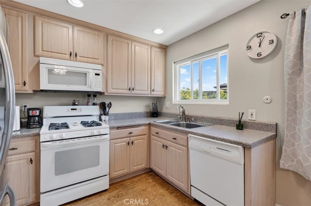 660 S Glassell, #12, Orange, CA 92866 660 S Glassell, #12, Orange, CA 92866