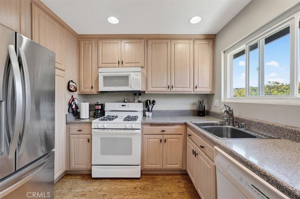 660 S Glassell, #12, Orange, CA 92866 660 S Glassell, #12, Orange, CA 92866