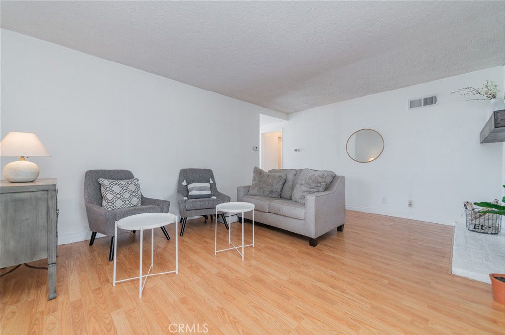 8695 Madison Avenue, Buena Park, CA 90620 Living room