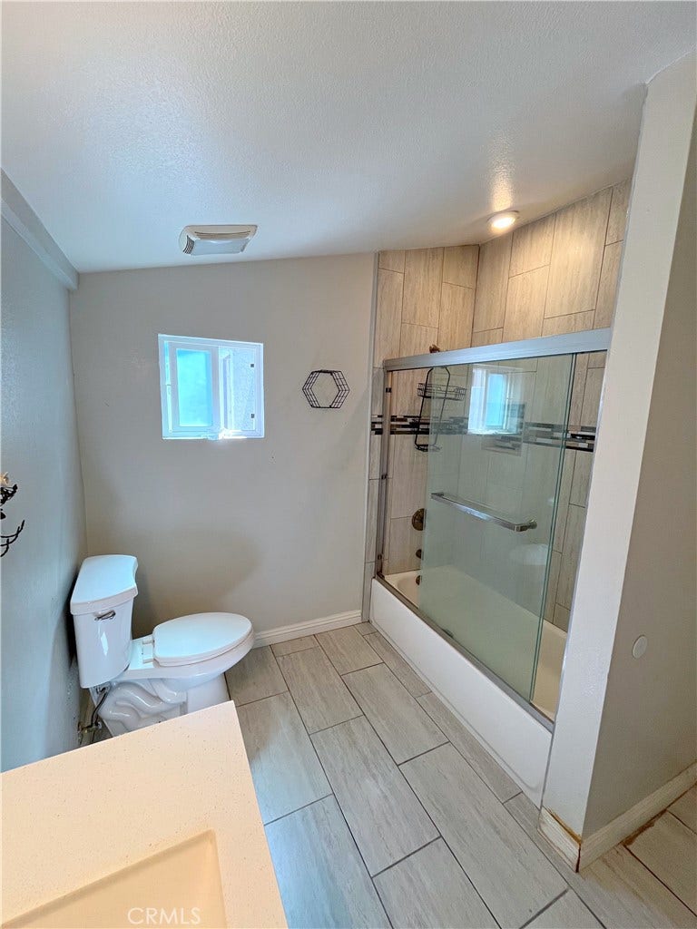 411 S Hewes, Orange, CA 92869 411 S Hewes, Orange, CA 92869