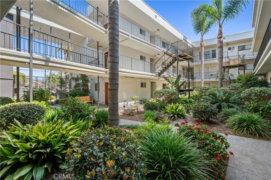 Property photo for 333 Junipero Avenue, #1C, Long Beach, CA