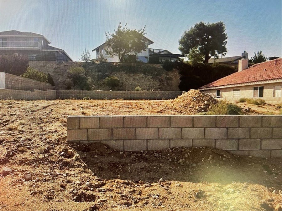 Property photo for 18200 Kalin Ranch Drive, Victorville, CA