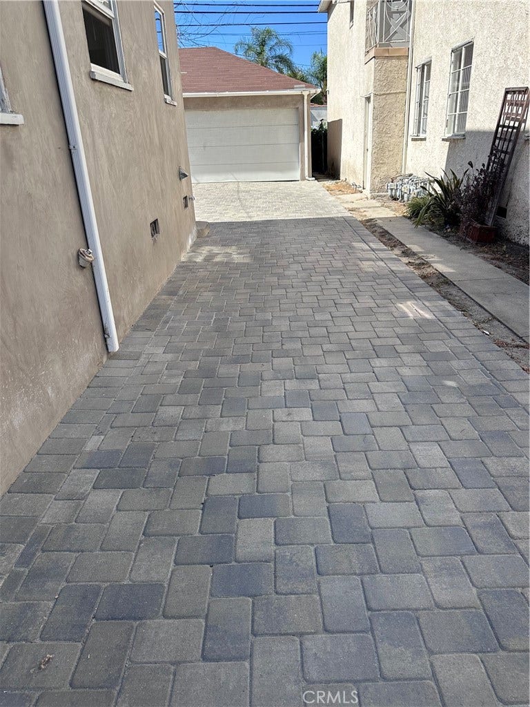 824 W Glenoaks, Glendale, CA 91202 824 W Glenoaks, Glendale, CA 91202