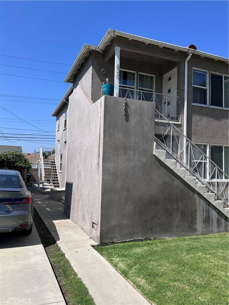824 W Glenoaks, Glendale, CA 91202 824 W Glenoaks, Glendale, CA 91202