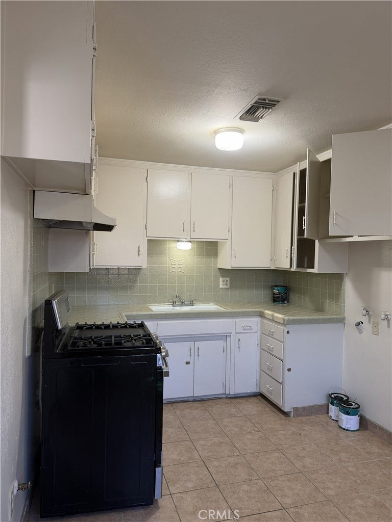 291 South Avenue, Turlock, CA 95380 291 South Avenue, Turlock, CA 95380