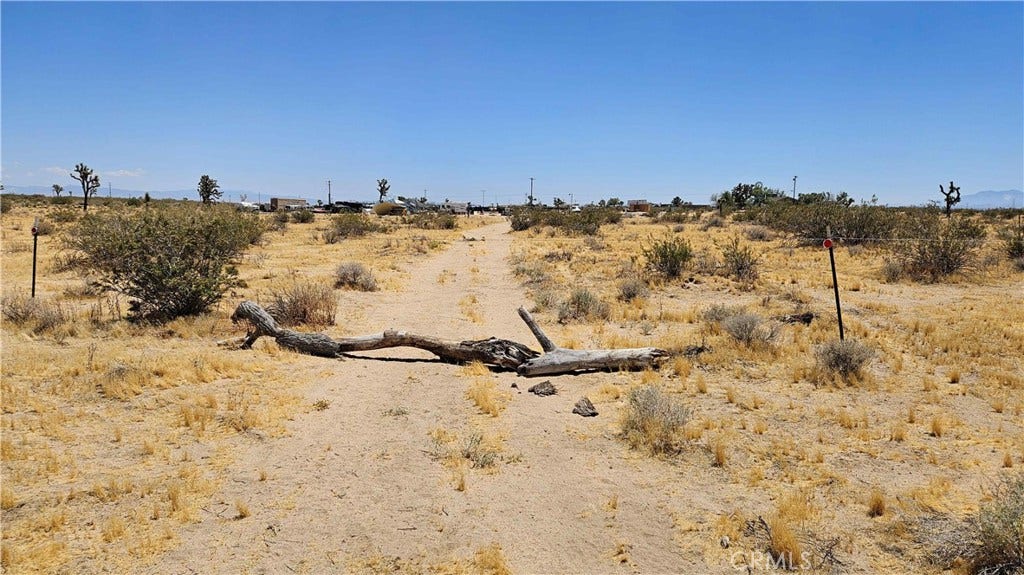 24204 Aster Road, Adelanto, CA 92301 24204 Aster Road, Adelanto, CA 92301