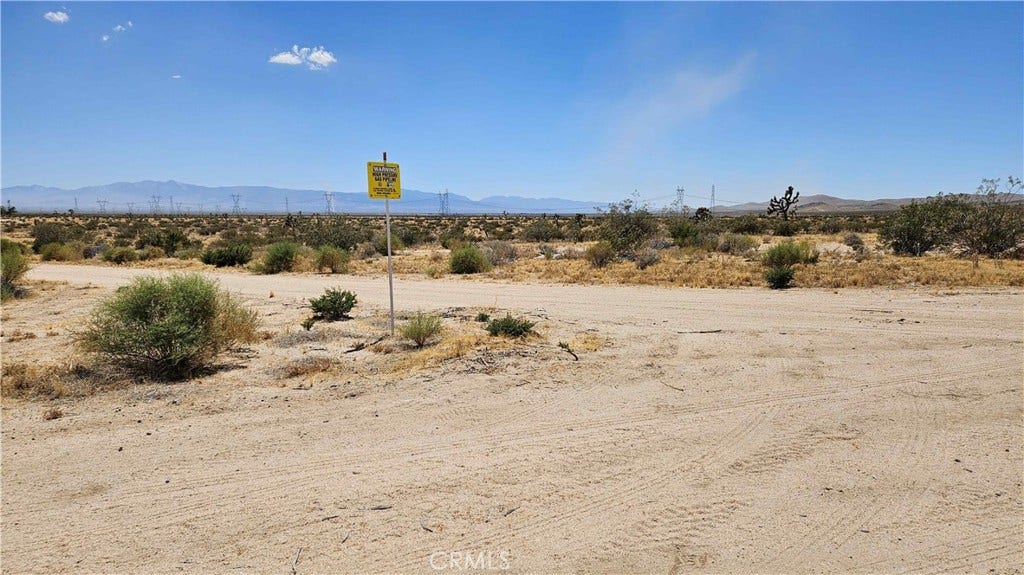 24204 Aster Road, Adelanto, CA 92301 24204 Aster Road, Adelanto, CA 92301