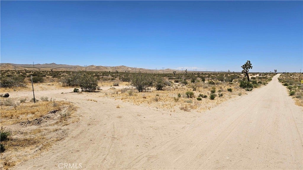 24204 Aster Road, Adelanto, CA 92301 24204 Aster Road, Adelanto, CA 92301