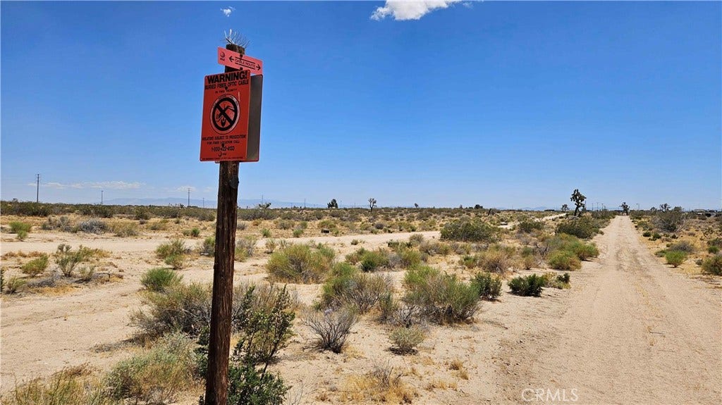 24204 Aster Road, Adelanto, CA 92301 24204 Aster Road, Adelanto, CA 92301