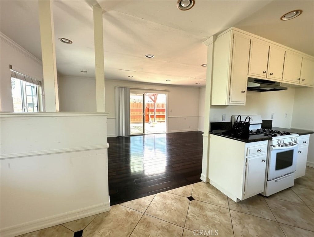 356 E 20TH Street, #C, Costa Mesa, CA 92627 356 E 20TH Street, #C, Costa Mesa, CA 92627