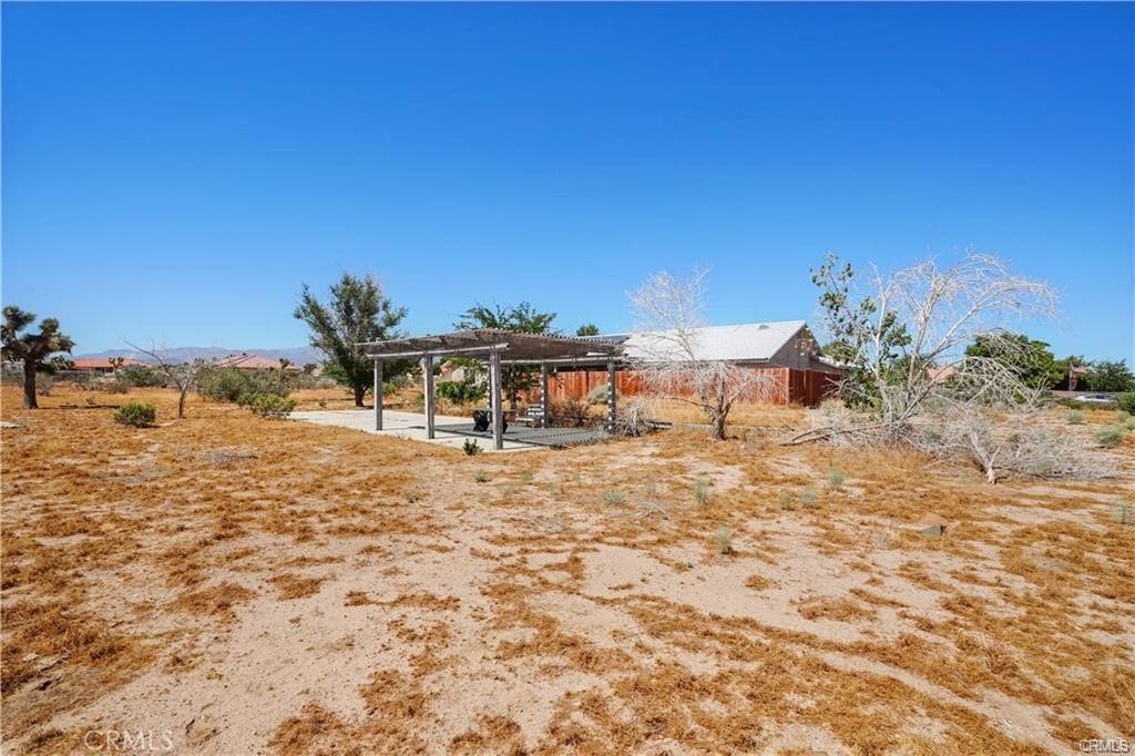 13227 Smith Road, Phelan, CA 92371 13227 Smith Road, Phelan, CA 92371