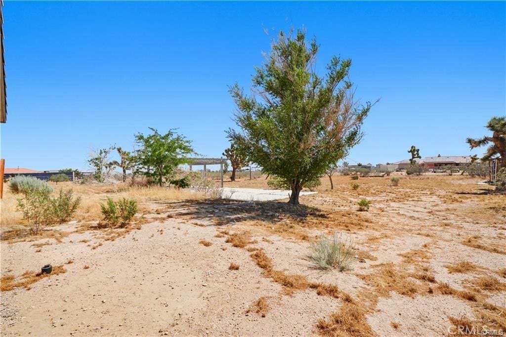 13227 Smith Road, Phelan, CA 92371 13227 Smith Road, Phelan, CA 92371
