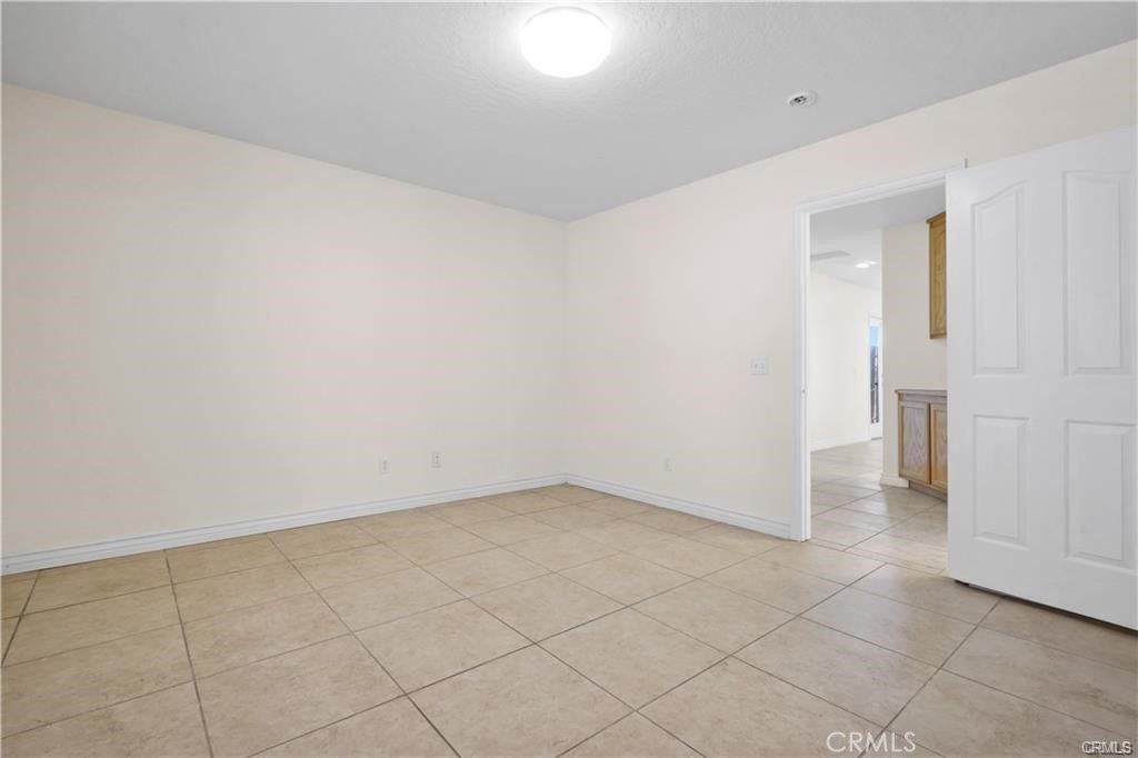 13227 Smith Road, Phelan, CA 92371 13227 Smith Road, Phelan, CA 92371