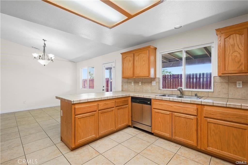 13227 Smith Road, Phelan, CA 92371 13227 Smith Road, Phelan, CA 92371