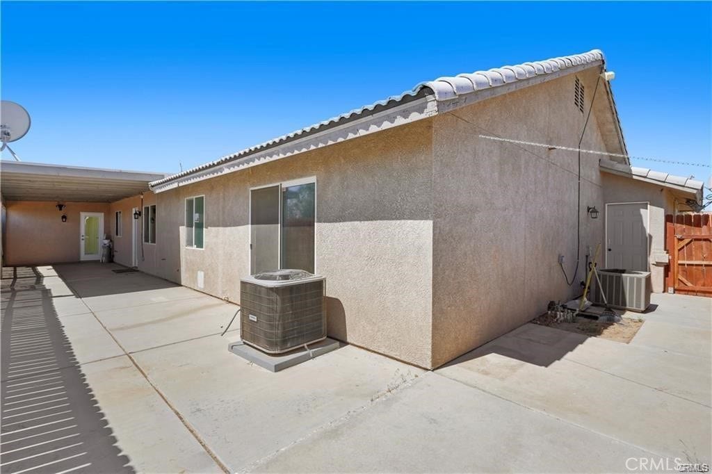 13227 Smith Road, Phelan, CA 92371 13227 Smith Road, Phelan, CA 92371