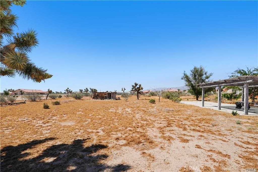 13227 Smith Road, Phelan, CA 92371 13227 Smith Road, Phelan, CA 92371