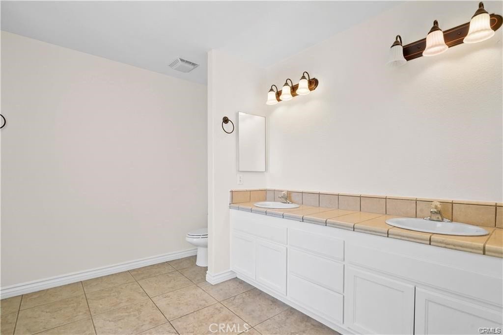 13227 Smith Road, Phelan, CA 92371 13227 Smith Road, Phelan, CA 92371
