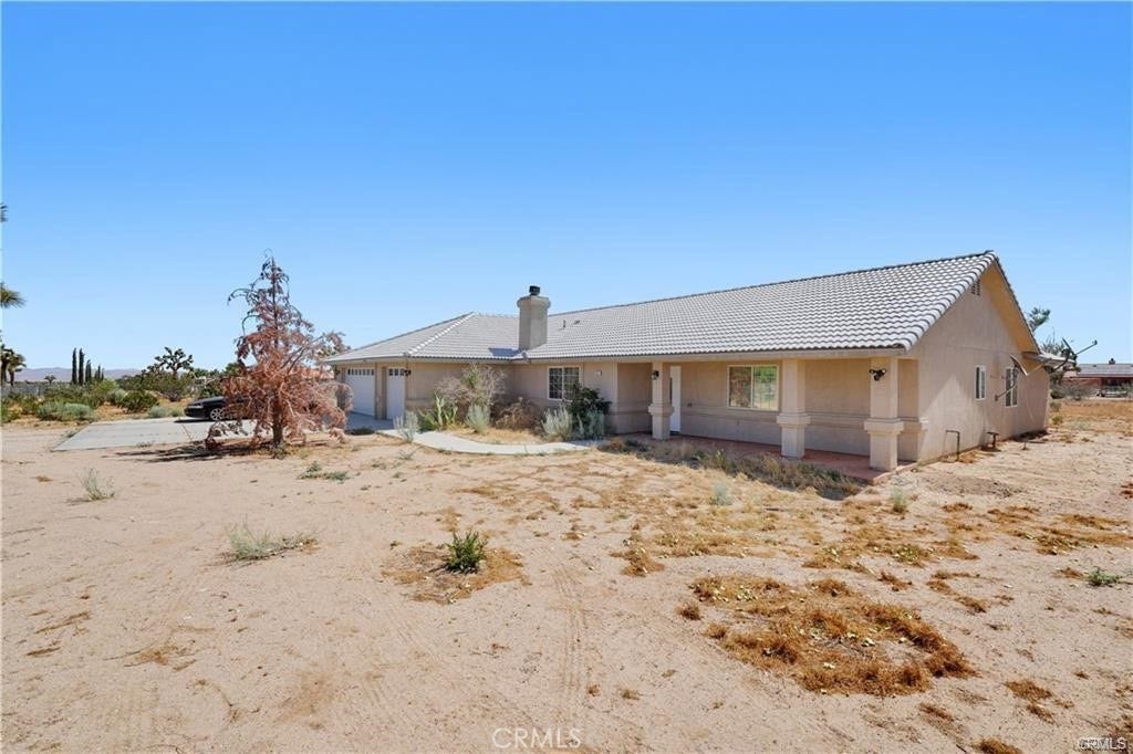 13227 Smith Road, Phelan, CA 92371 13227 Smith Road, Phelan, CA 92371