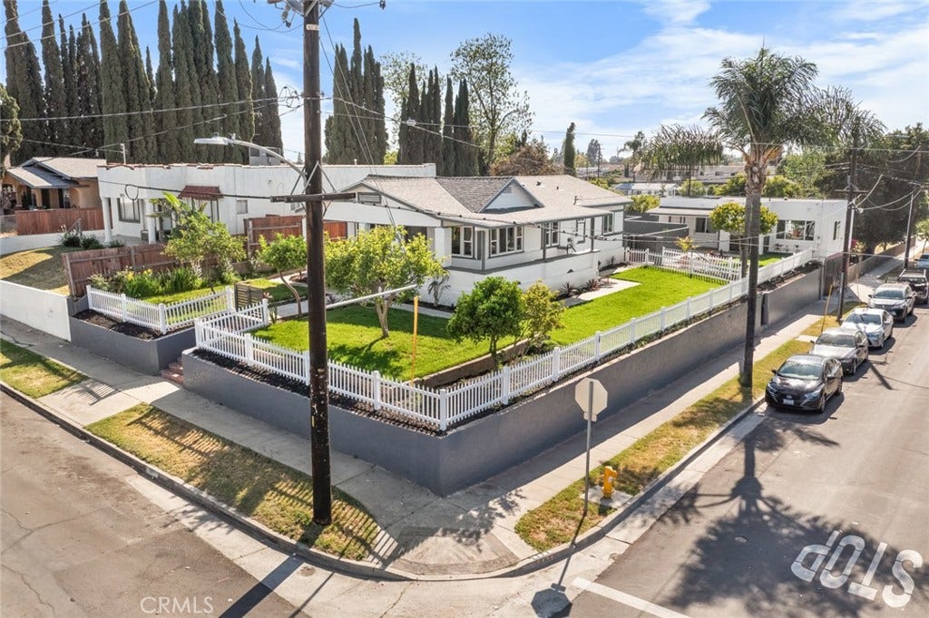 201 S Melrose, Placentia, CA 92870 201 S Melrose, Placentia, CA 92870