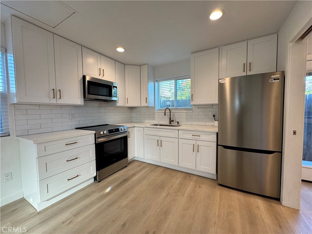 320 S Colfax, #2, La Habra, CA 90631 320 S Colfax, #2, La Habra, CA 90631