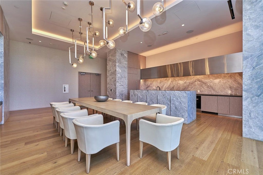 877 Francisco, #1717, Los Angeles, CA 90017 877 Francisco, #1717, Los Angeles, CA 90017