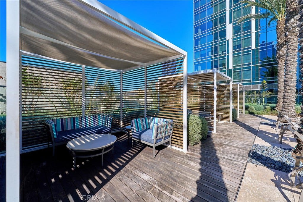 877 Francisco, #1717, Los Angeles, CA 90017 877 Francisco, #1717, Los Angeles, CA 90017